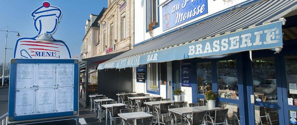Au Ptit Mousse - Hotel Et Restaurant Courseulles-sur-Mer Exterior photo